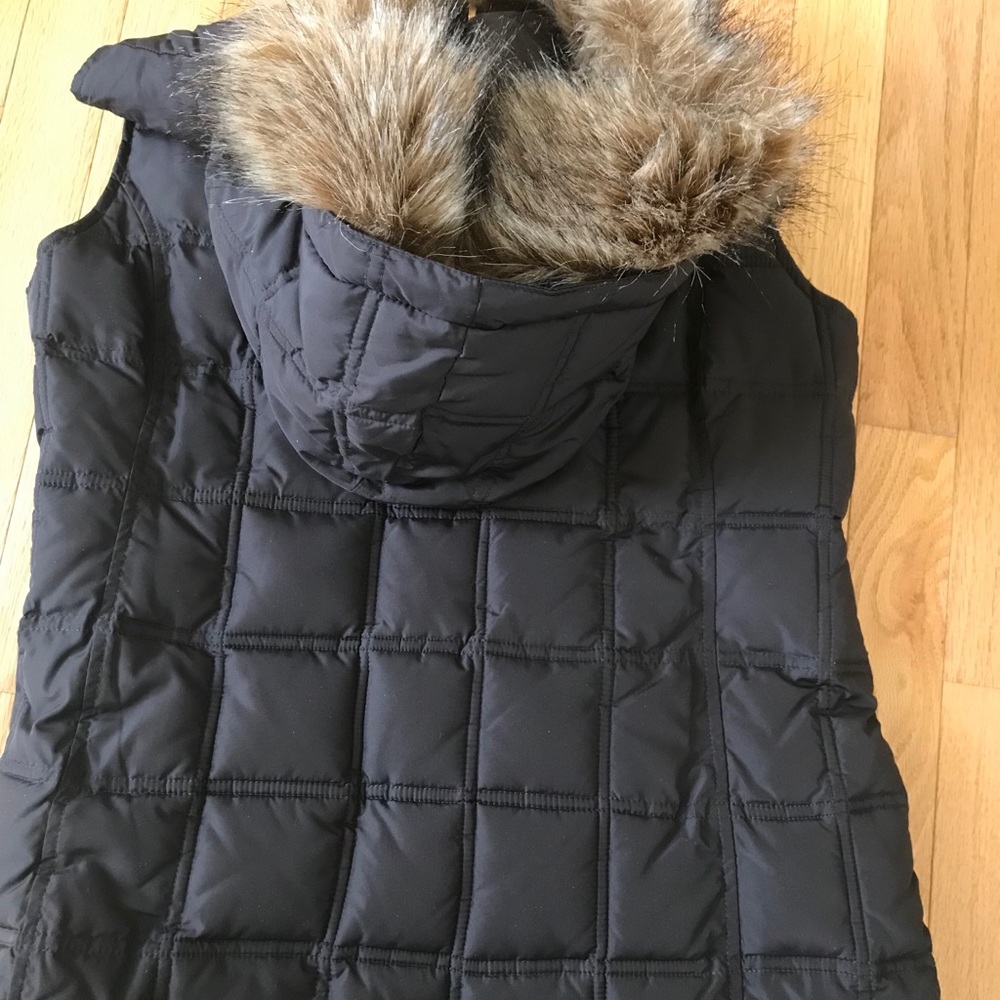 GAP Brown Vest - Picture 6 of 6